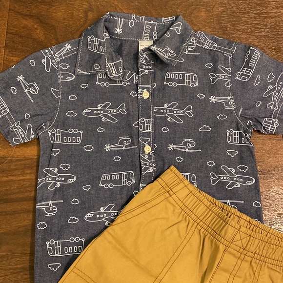 Carter’s Airplane set - Picture 2 of 2